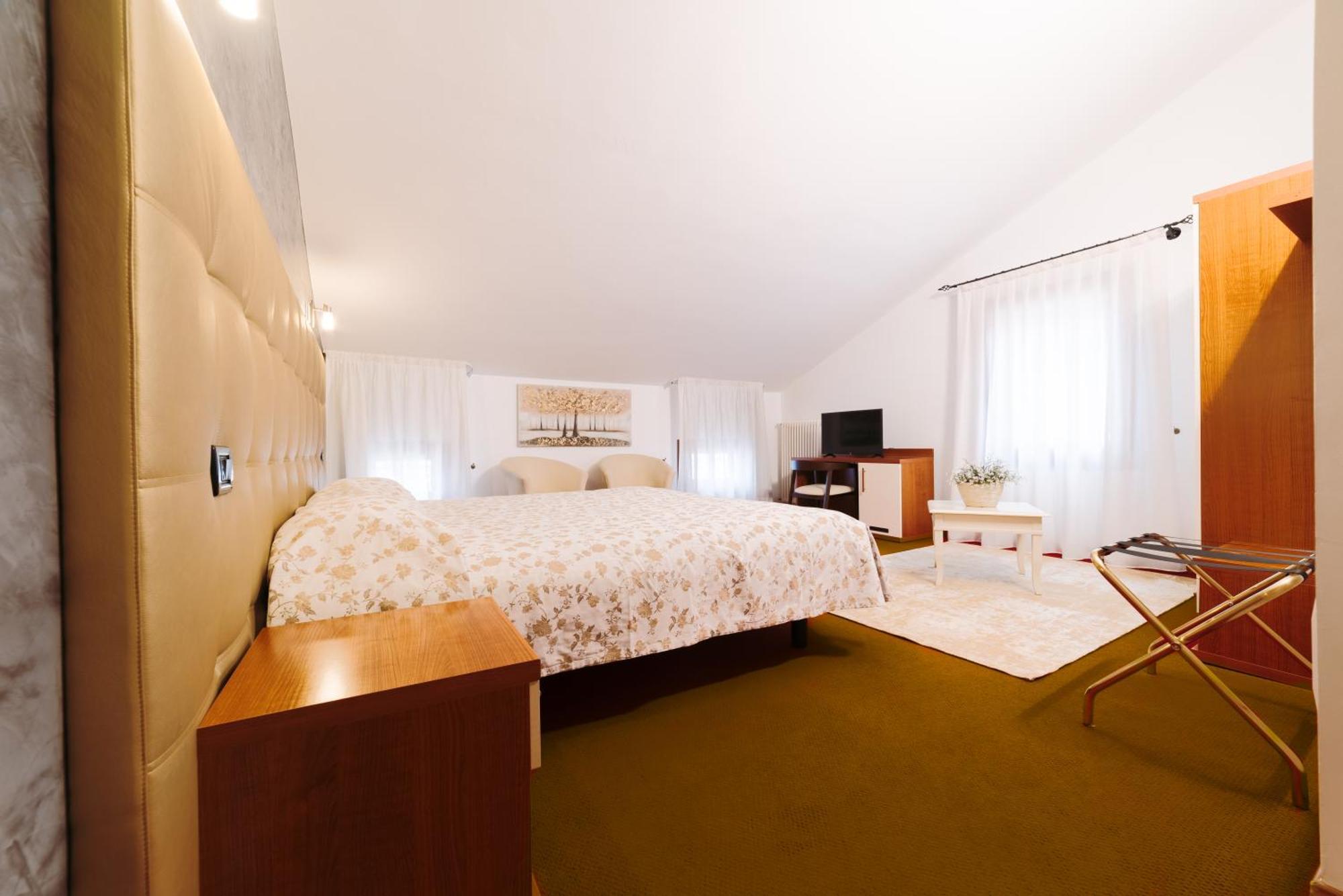 Hotel Roma Cittadella Luaran gambar